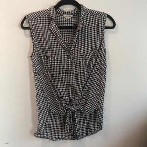 ✨5 for $25✨ Max studio black/white checkered tank small